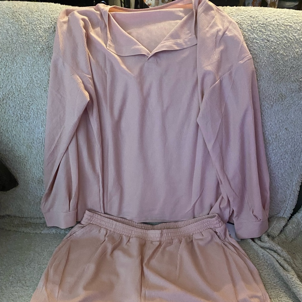 Long sleeve V-neck shirt with shorts pajamas